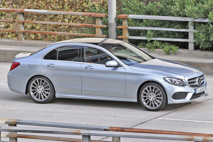 Mercedes C-Klasse BR205 (2014): Seite nach rechts