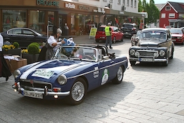 3,5 … herzlich und traditionell empfangen wurden. Auf den letzten Metern fuhren sie …