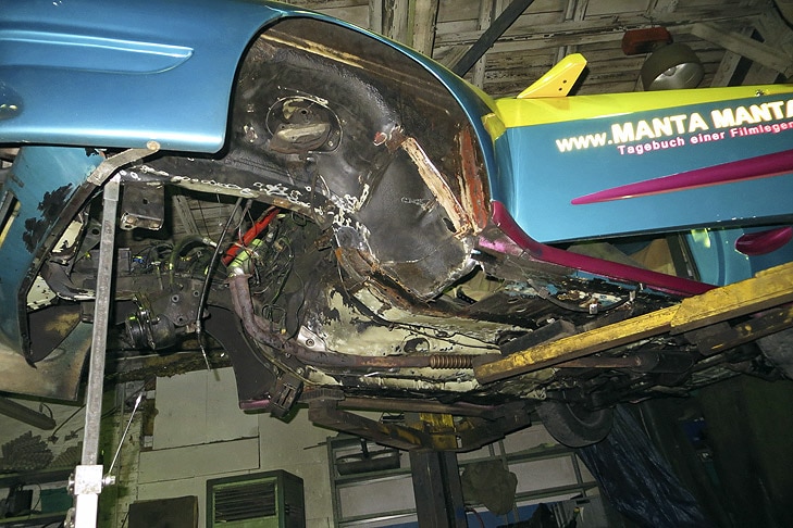 Manta Restauration Unterboden Bestandsaufnahme