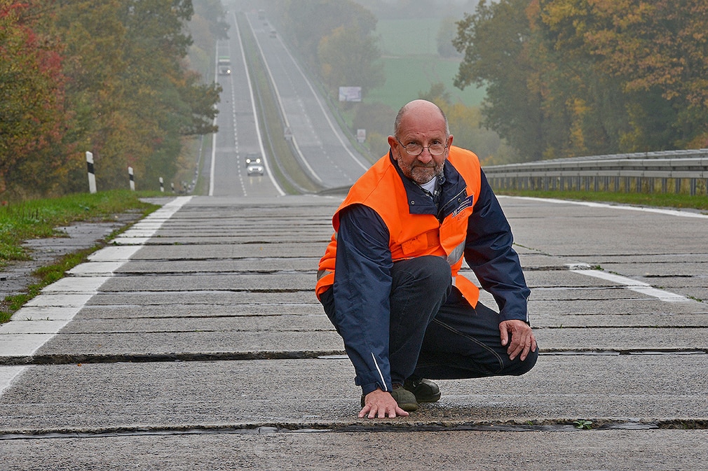 Reinhard Arndt auf dem Teilstück der A 11 bei Schmölln