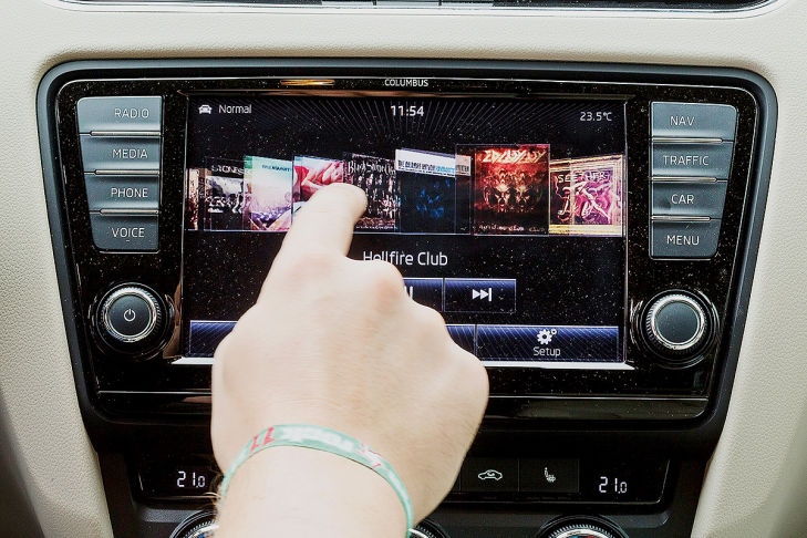 Skoda Octavia: Radio-Navigationssystem Columbus