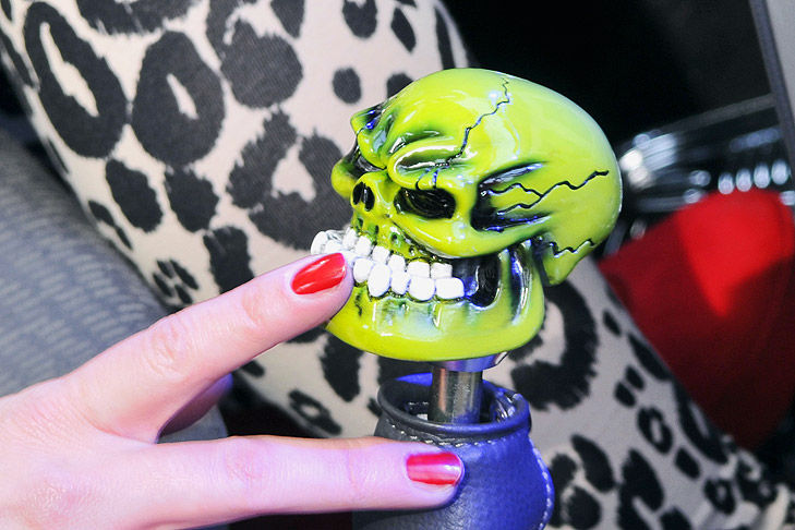 Totenkopfschaltknauf