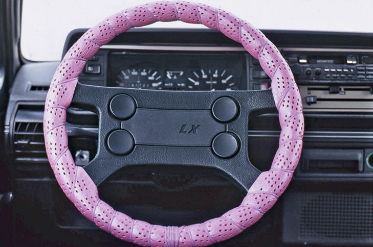 Umschäumtes Lenkrad in Pink
