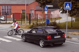 Radfahrer auf Zebrastreifen