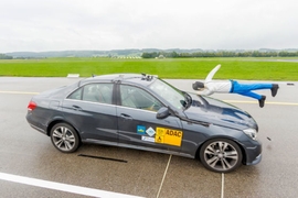 ADAC Test: Fußgängerschutz E-Klasse