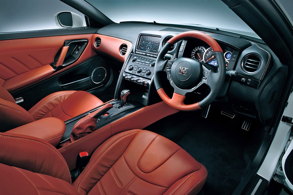 Nissan GT-R (2014)