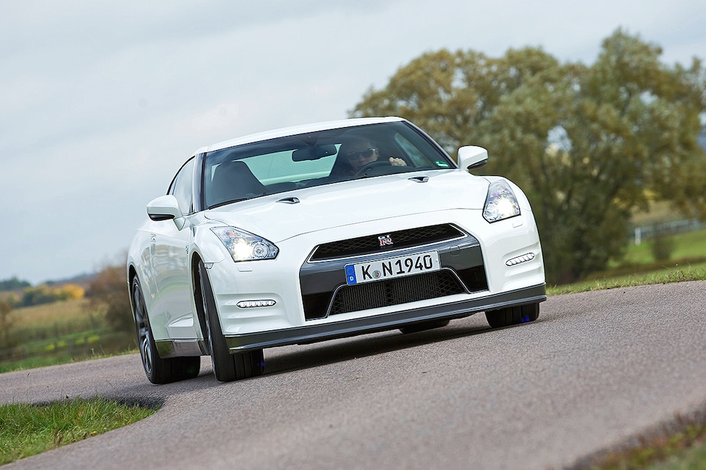 Nissan GT-R Black Edition