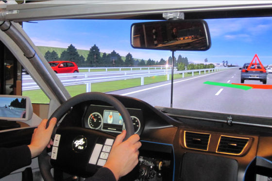 Verkehrsunfälle vermeiden: DLR-WissenschaftlerAusweichassistenzsystem zur Kollisionsvermeidung