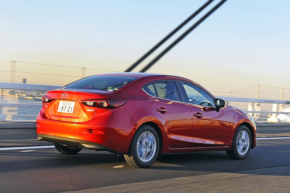 Mazda Axela Skyactiv Technology HEV