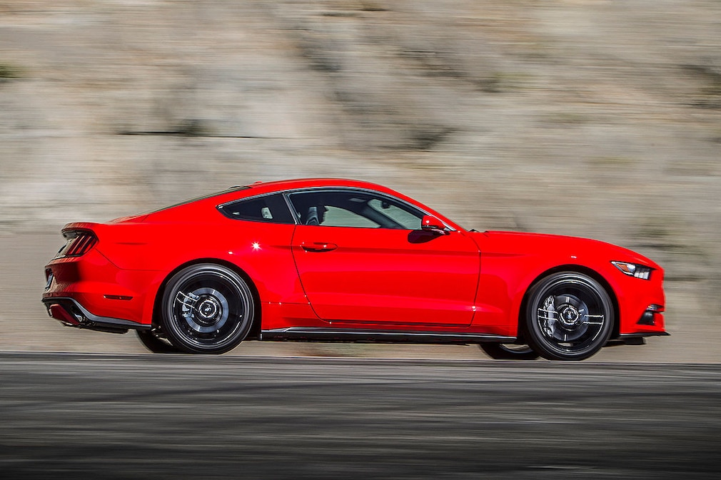 Ford Mustang 2014: Silhouette