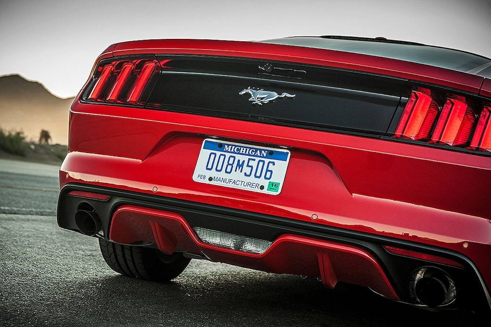 Ford Mustang Coupé Heck