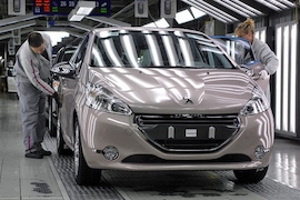 Peugeot 208 auf Fertigungsband