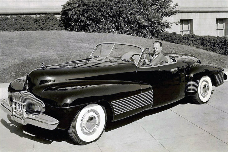 Buick y Job Harley Earl