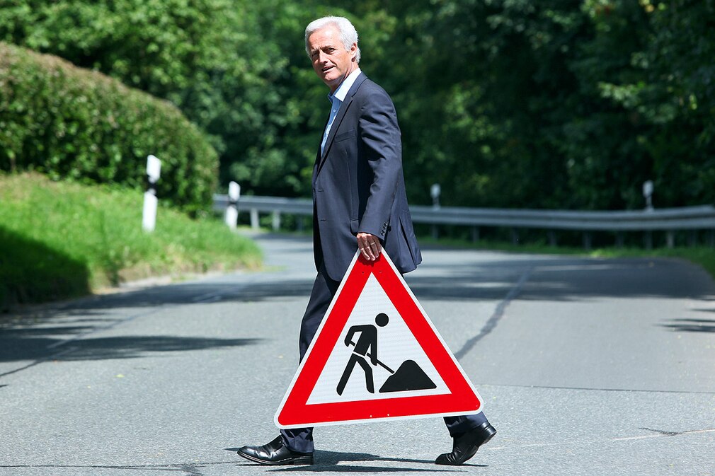 Dr. Peter Ramsauer (CSU Bundesminister für Verkehr, Bau und Stadtentwicklung)