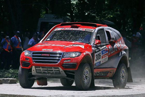 Portuguese driver Carlos Sousa in action during the first stage of the Rally Dakar 2014 between the Argentinean localities of Rosario and San Luis, 05 January 2014