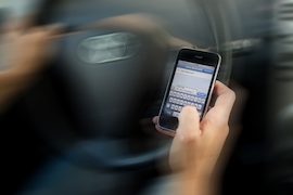 SMS am Steuer kann teuer werden