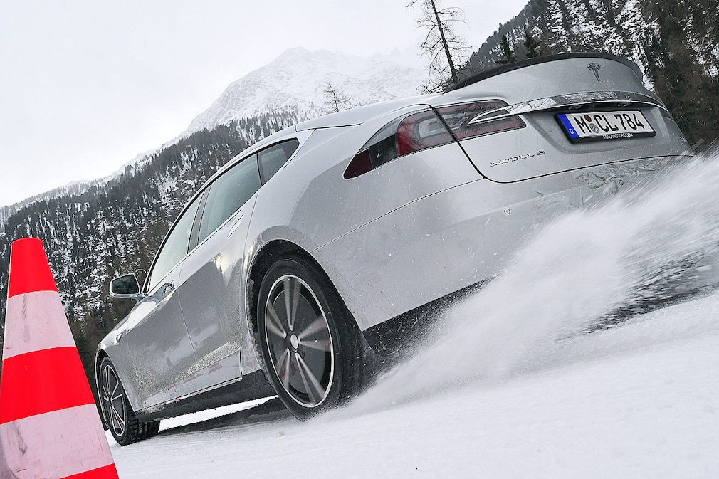 Tesla Model S P85