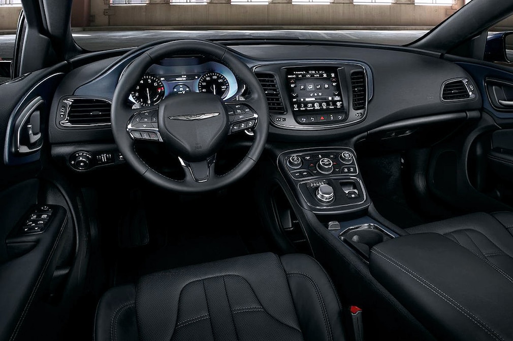 Chrysler 200