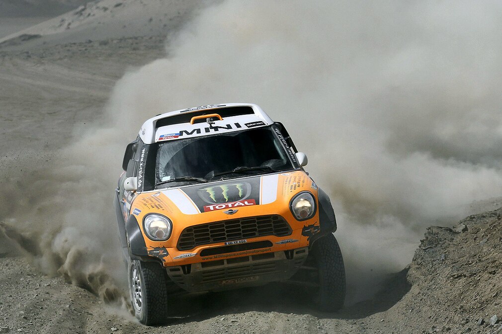 Argentinian Orlando Terranova in action during the tenth stage of the Dakar Rally 2014