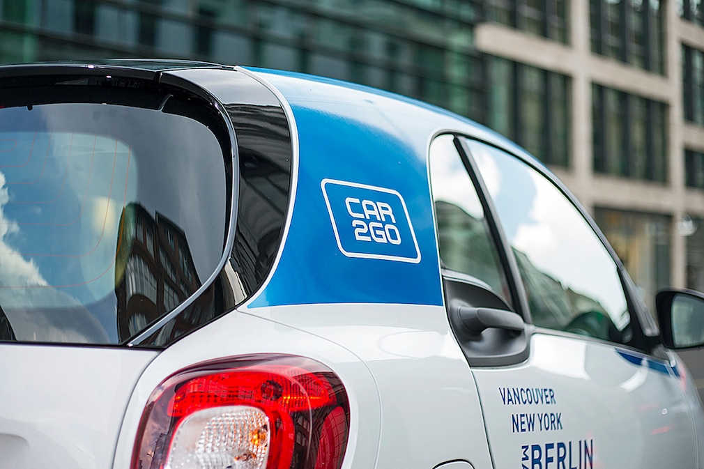 Car2go-Logo an einem Smart