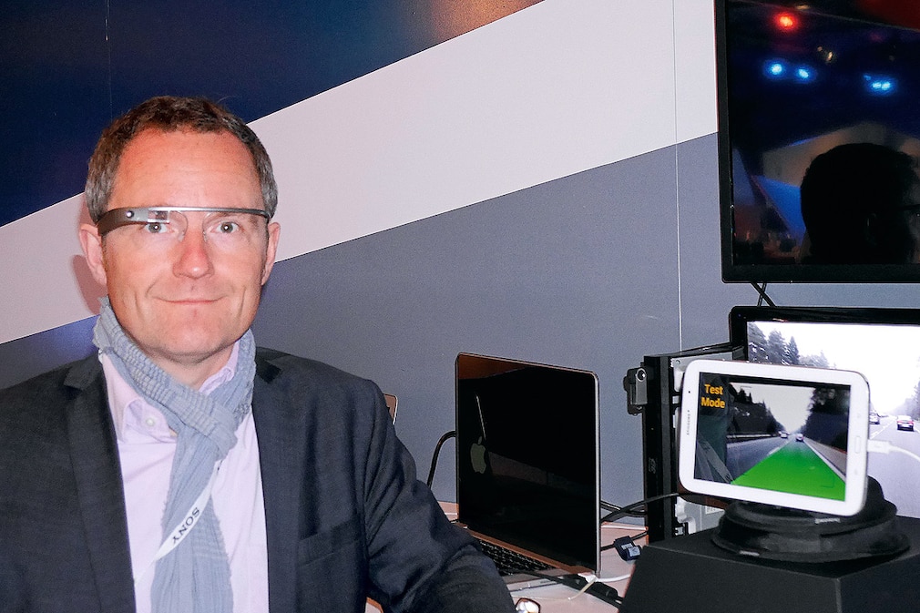 Google Glass warnt vor Gefahren