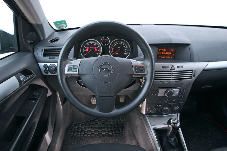Opel Astra H Caravan: Innenraum, Cockpit