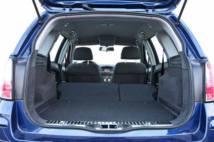Opel Astra H Caravan: Innenraum, Kofferraum