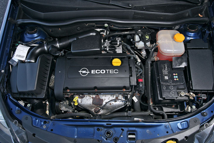 Opel Astra H Caravan: Innenraum, Motor