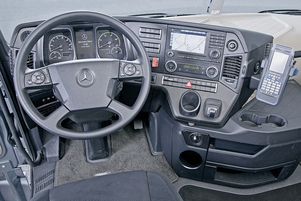 Mercedes Lkw SLT