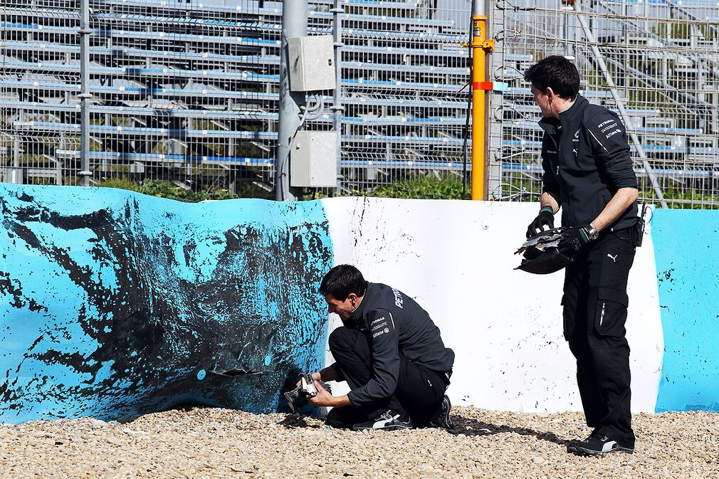 Lewis Hamilton (GBR) Mercedes AMG F1 crashed at the first corner. Formula One Testing Day One Tuesday 28th January 2014 Jerez Spain