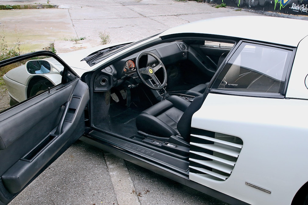 Ferrari Testarossa (1984)