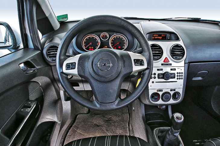 Opel Corsa D, Gebrauchtwagen, Cockpit