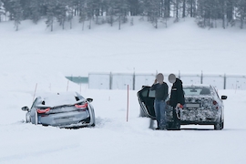 BMW i8 im Tiefschnee