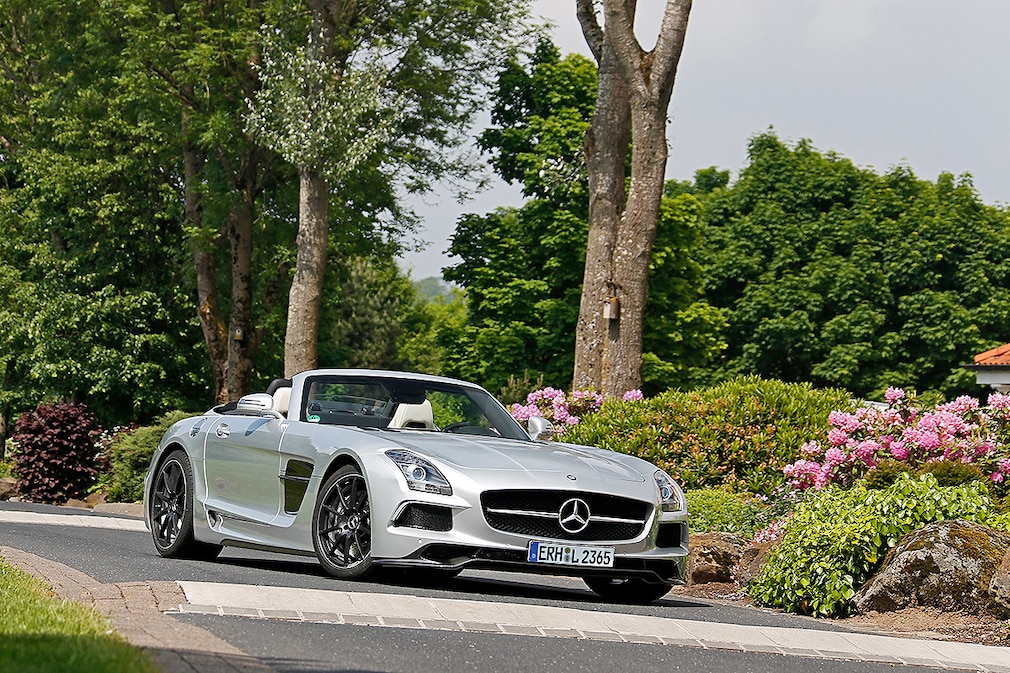 Inden SLS AMG Roadster silber Frontansicht