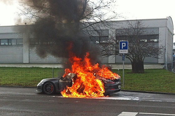 Porsche 911 GT3 ausgebrannt