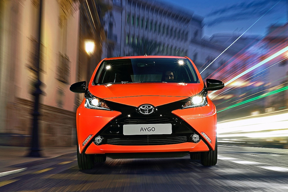 Toyota Aygo bunt in Szene gesetzt