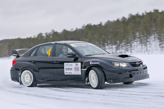 Reifen-Test auf Eis und Schnee