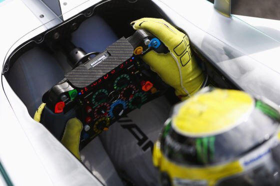 Mercedes-Lenkrad 2013