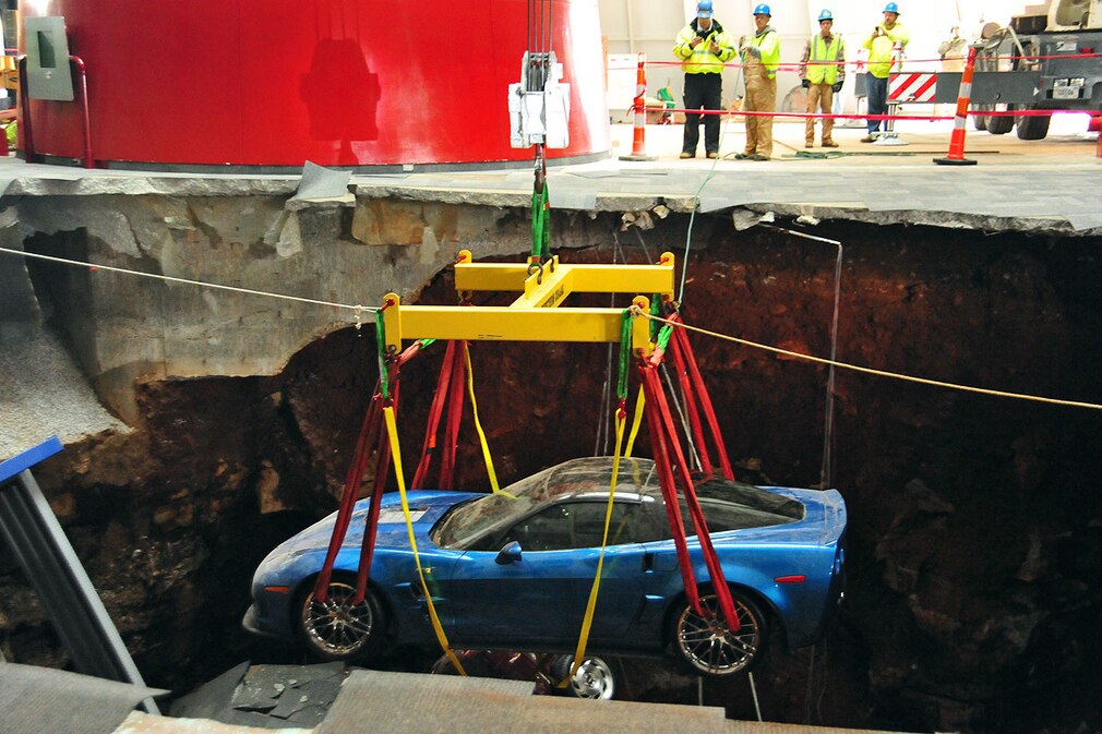 Teilerfolg bei Corvette-Bergung in Bowling Green
