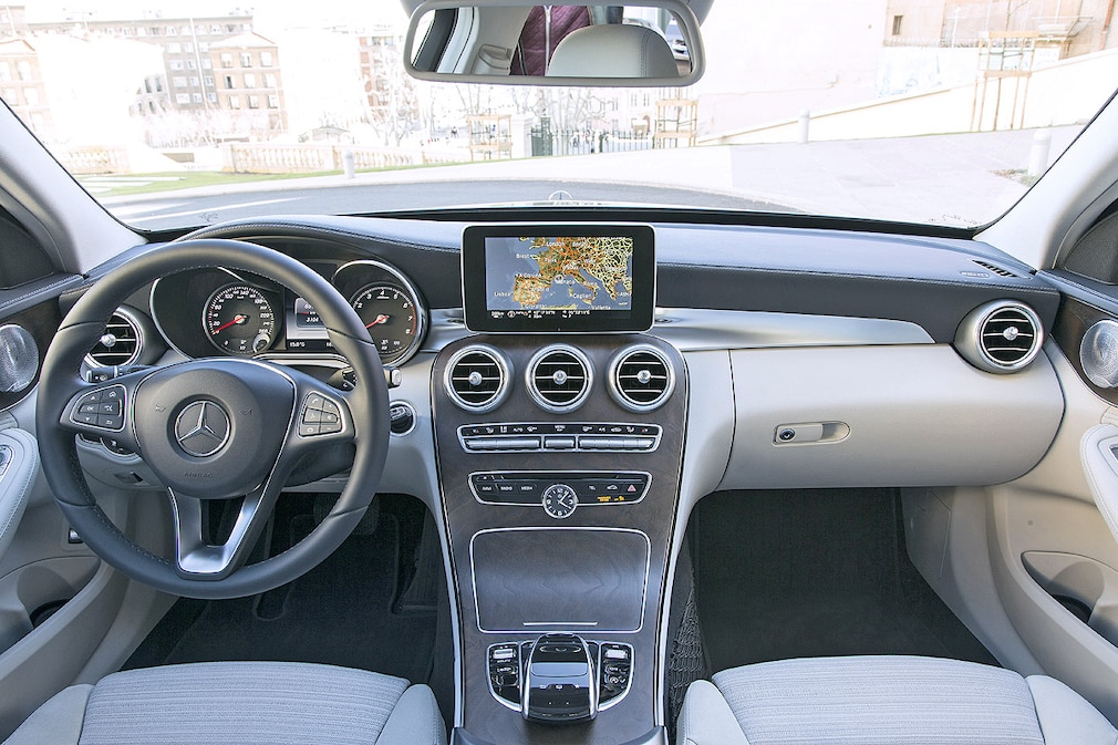 Mercedes C-Klasse C 250 Exclusive Line Cavansitblau