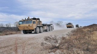 Militärischer Test: Führerlose Lkw