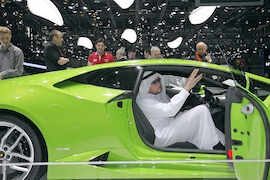 Claudius Maintz als Scheich auf dem Autosalon Genf