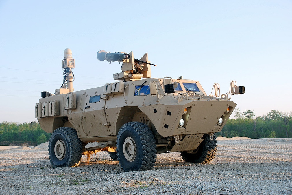 Textron Commando Select: Mega-Wumme für Radpanzer - AUTO BILD