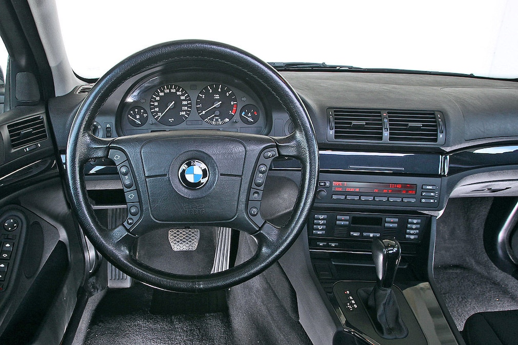 BMW 520iA
