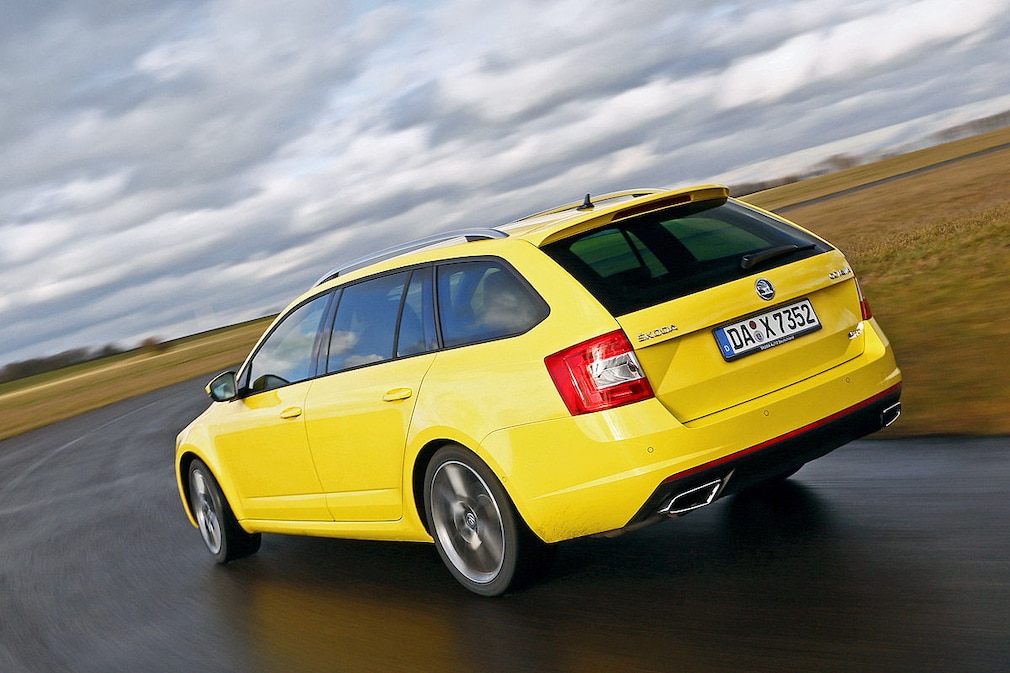 Skoda Octavia gelb Heckansicht