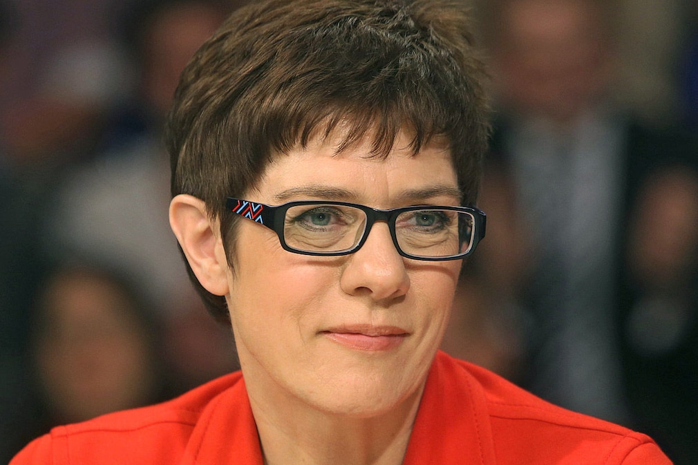 Annegret Kramp- Karrenbauer