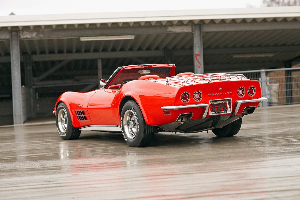 Chevrolet Corvette C3 Cabrio rot