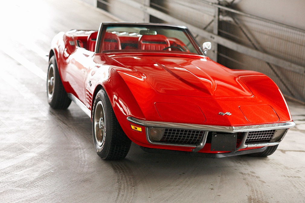 Chevrolet Corvette C3 Convertible Front