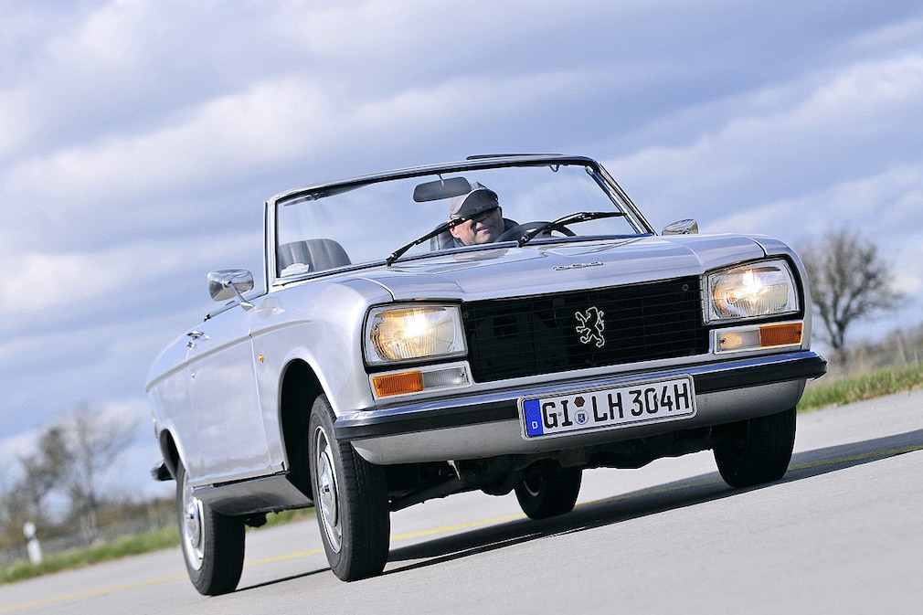 Peugeot 304 S Cabrio fahrend