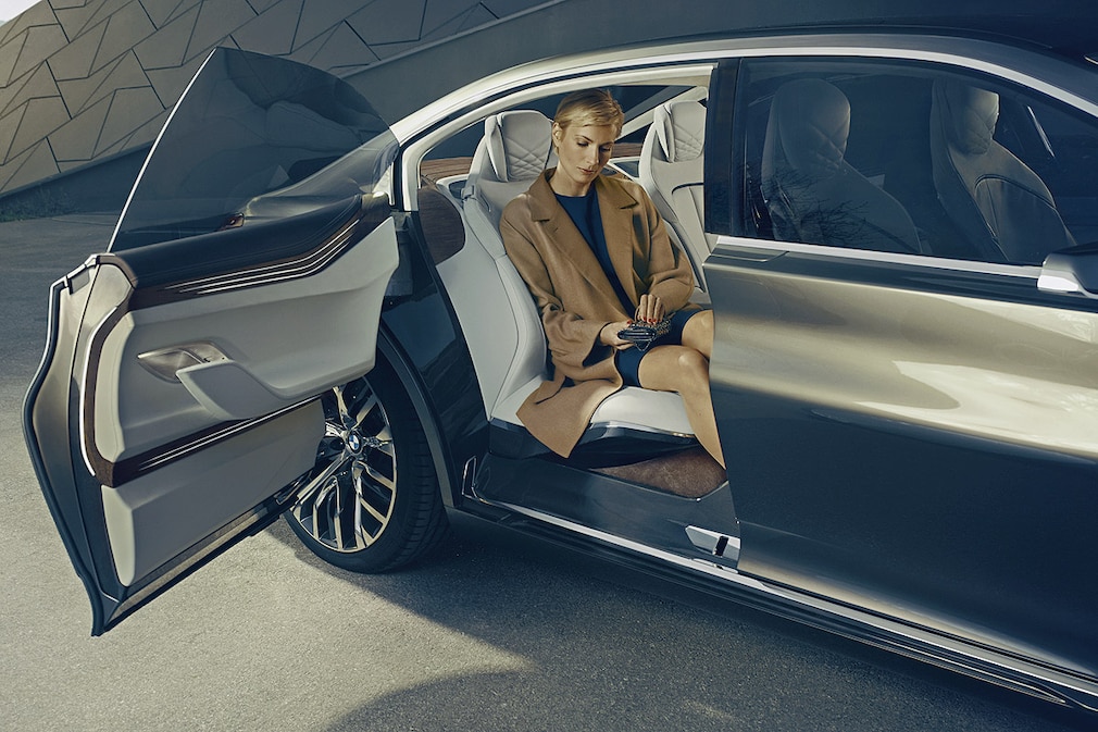 BMW Vision Future Luxury Coupé